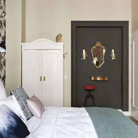 Cora Apartment
