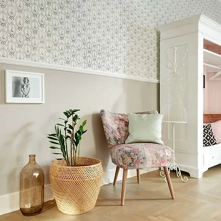 Cora Apartment