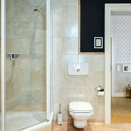Cora Apartment *